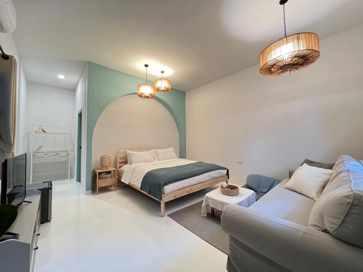 Warm White Hua Hin House Hotel Ngoại thất bức ảnh