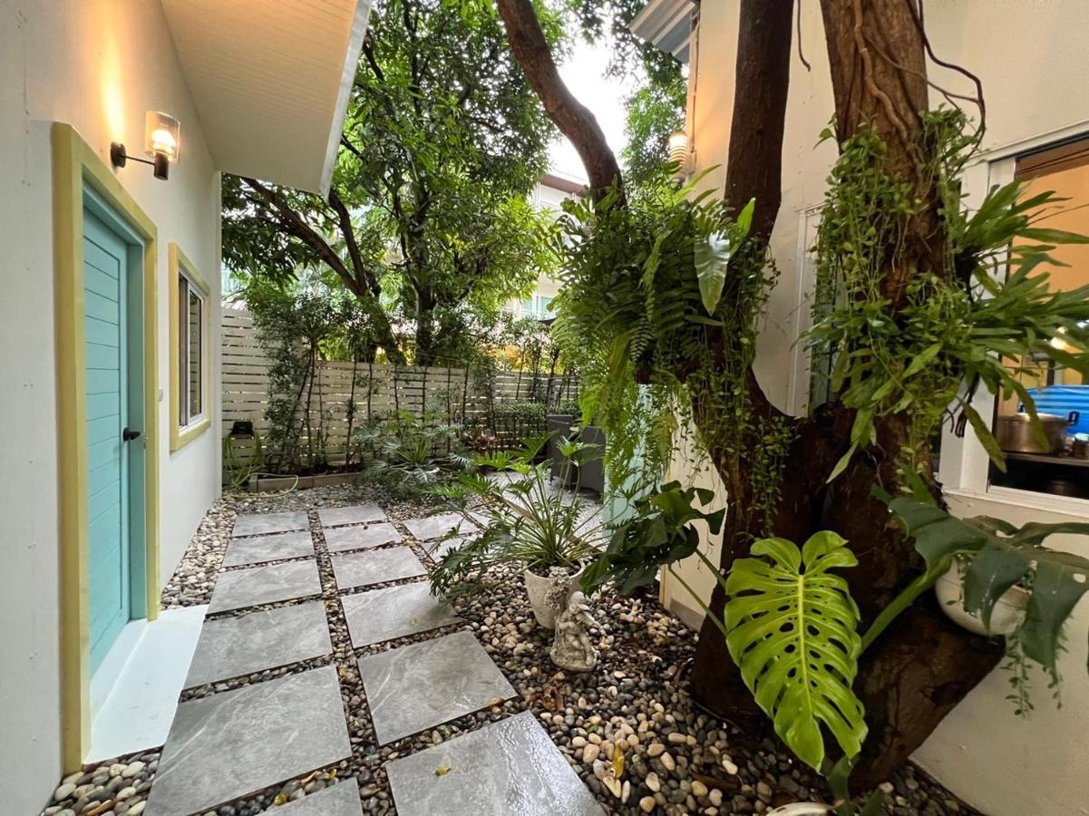 Warm White Hua Hin House Hotel Ngoại thất bức ảnh